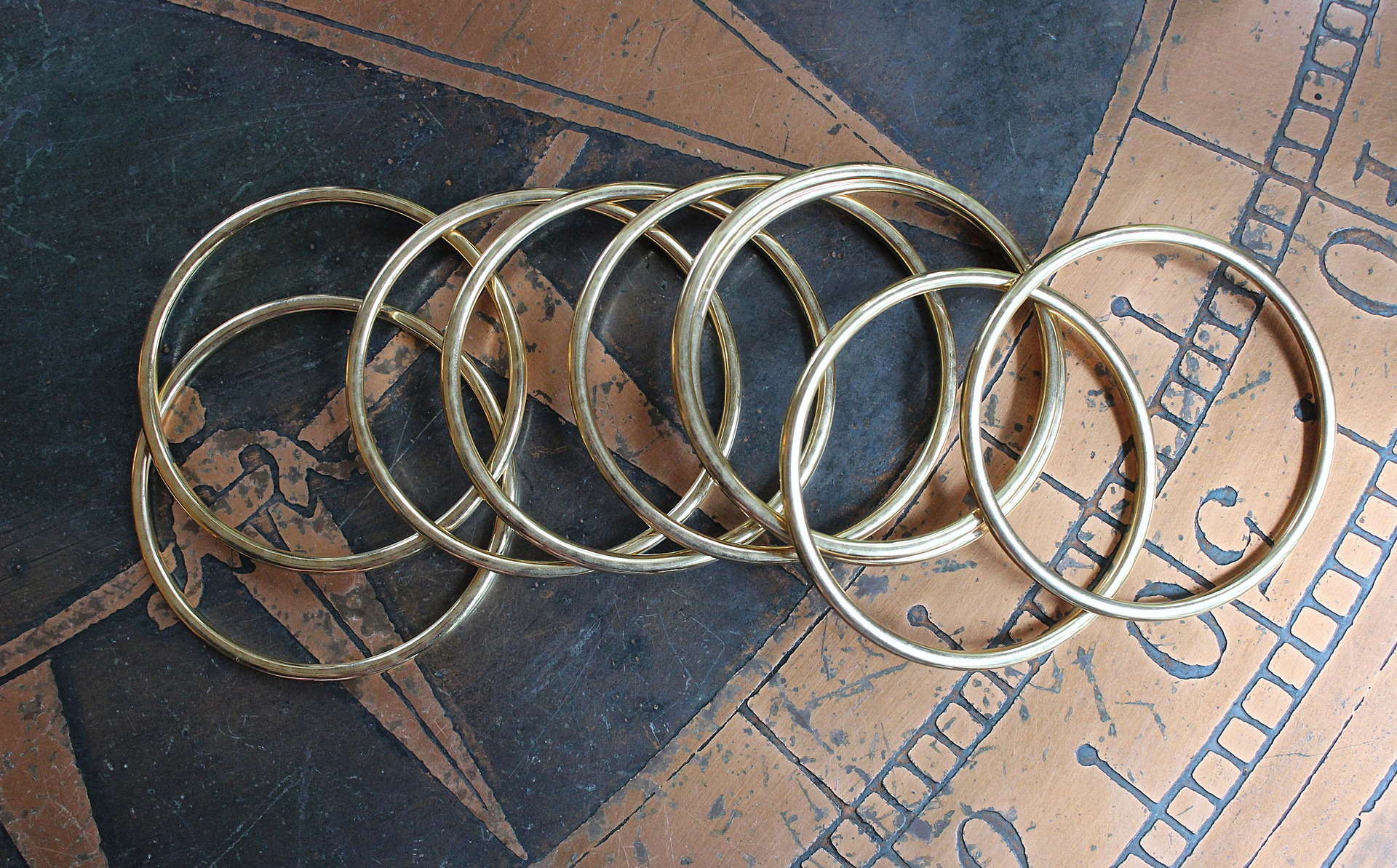 Set of 9 Milot Italy 14K Gold Bangle Bracelets