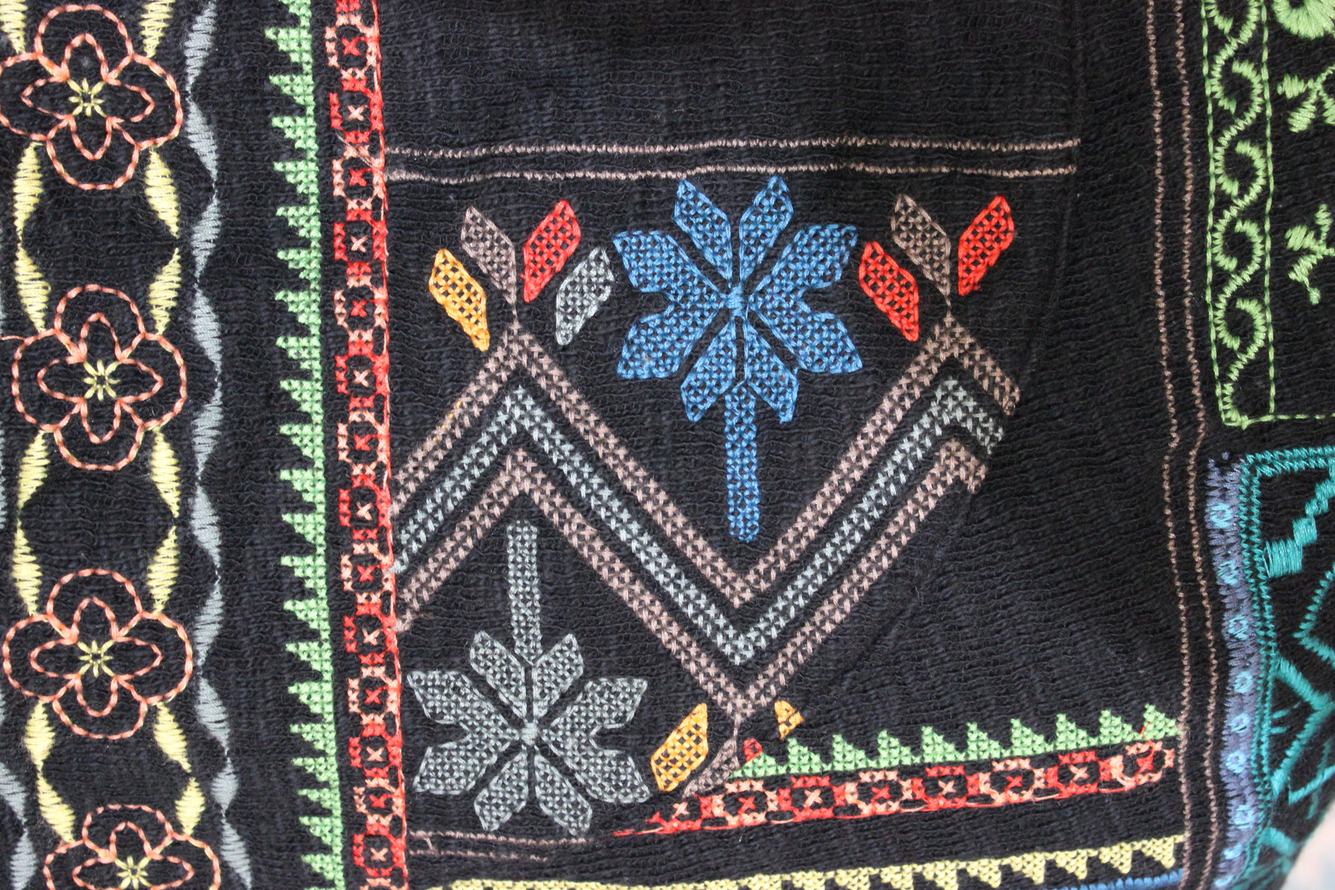 NEW! Vintage Biya by Johnny Was Long Embroidered Open Front Vest with Front Pockets