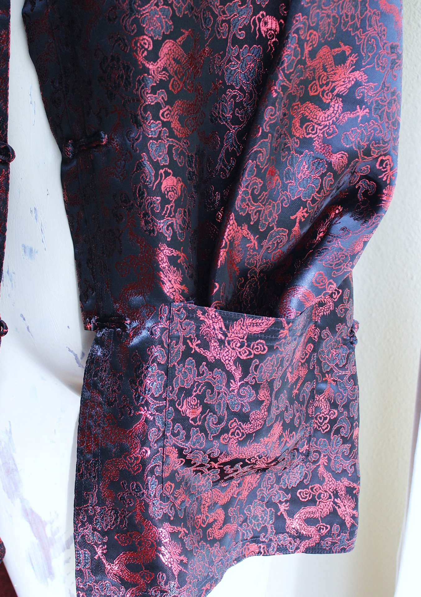 NWOT Authentic Traditional Vietnamese Red and Black Dragon Brocade and Frog Closure Jacket 